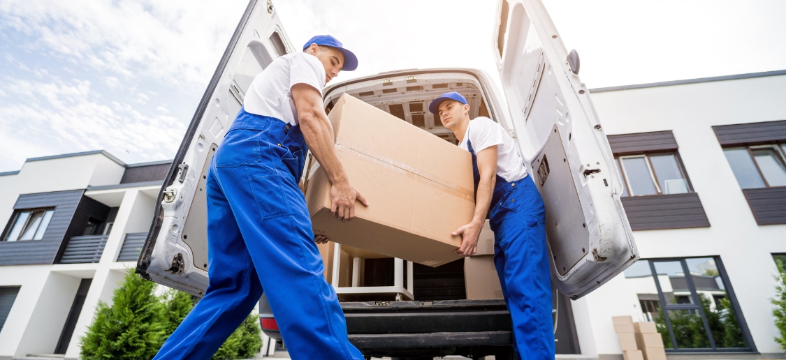 Difference Between Packers and Movers and Logistics Services